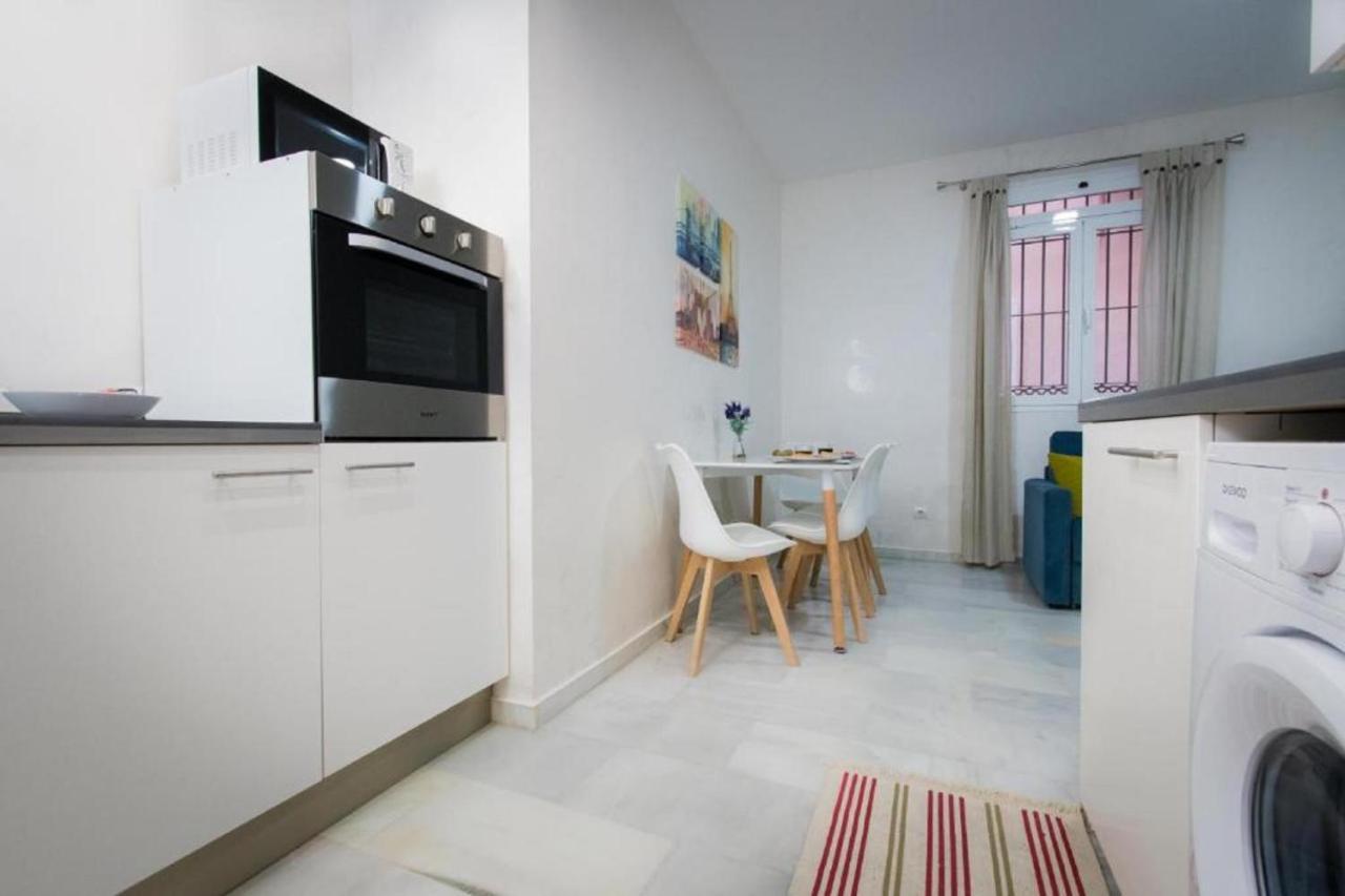 Holidays2Malaga Eduardo Ocon Ground Floor Renovated Apartment In The City Center Exterior photo